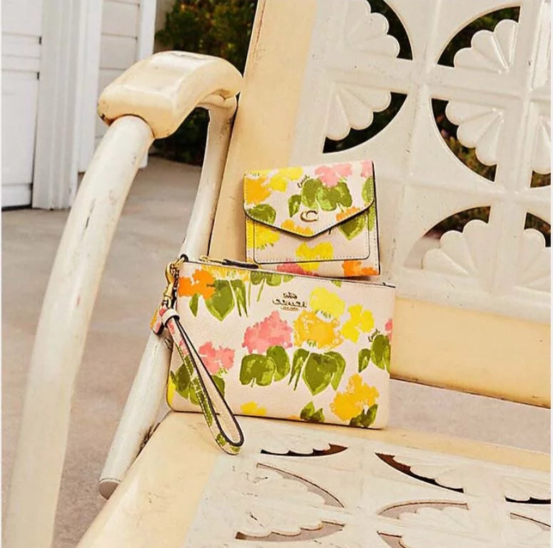Womens Floral Printed Leather Small Wristlet G10905