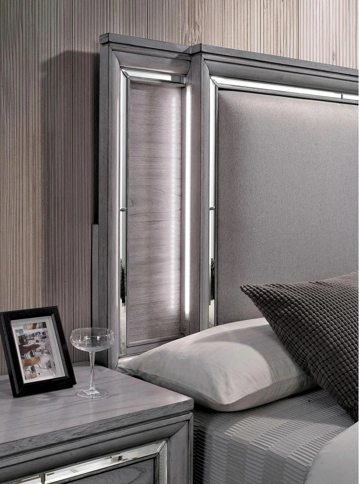 Light Gray Solid Wood Queen Bedroom Set 6pcs B31844