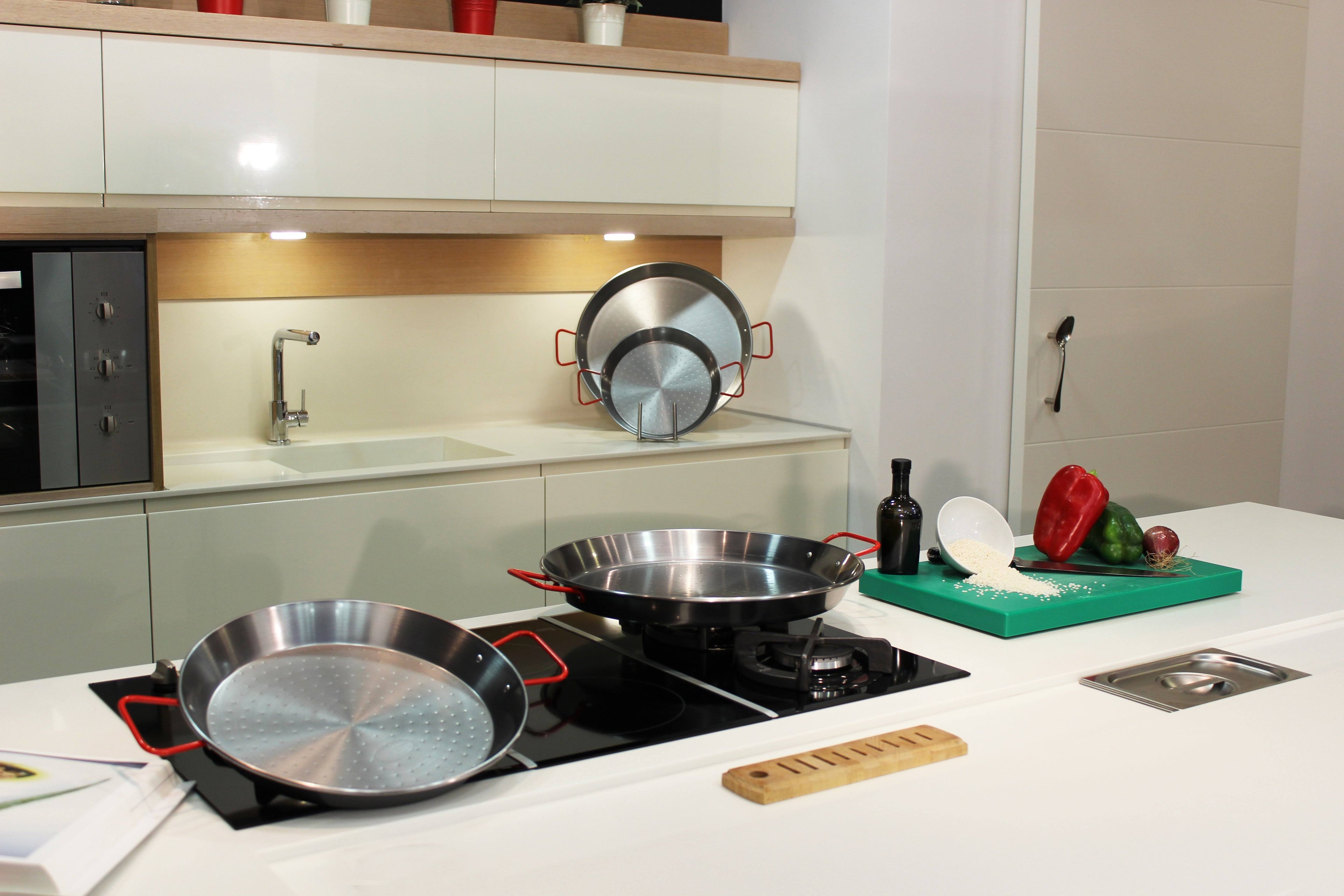24x22 Carbon Steel Paella Pan F63440