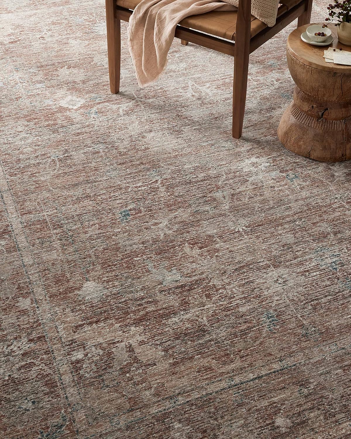 7'10" x 10' Area Rug T385