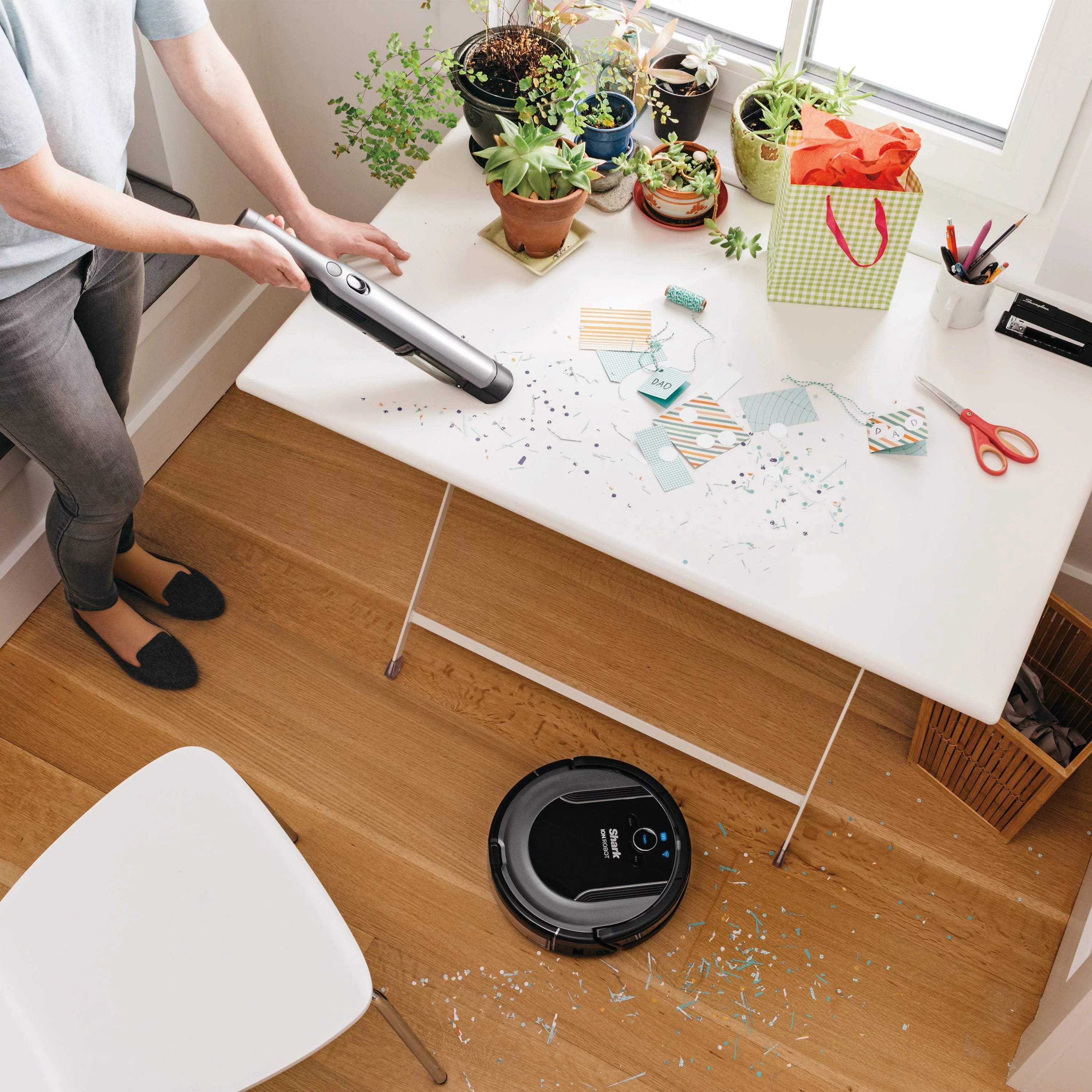 Robot Vacuum with Detachable Hand Vacuum P63902