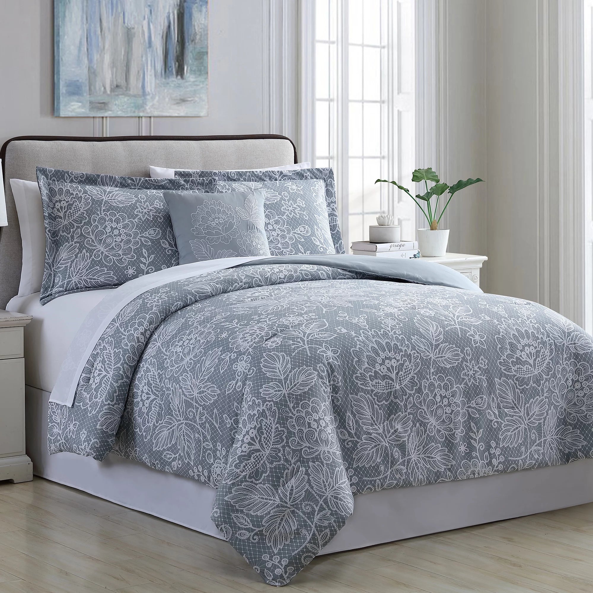 8-Piece Reversible Gray Floral Queen Bed in a Bag K825