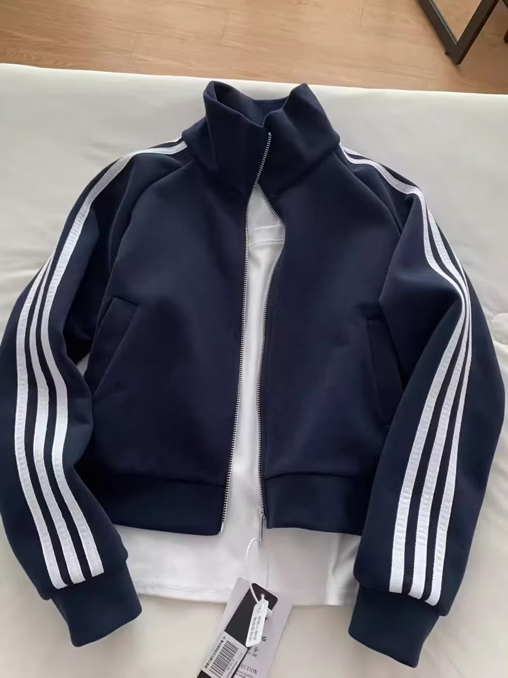 Three-stripe sports sweatshirt jacket A5581