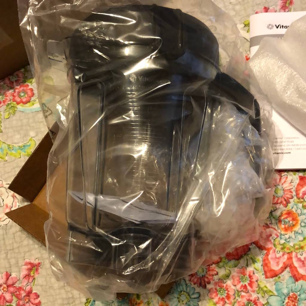 64oz Low-Profile Container X598